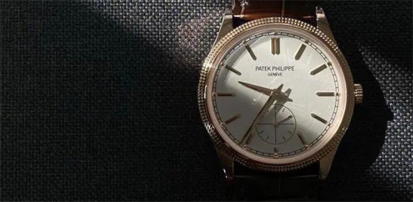 百达翡丽手表表盘有划痕如何处理(图) 百达翡丽手表表盘有划痕如何处理(图)